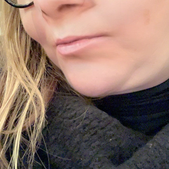 Meet your Posher, Jackie - Picture 3 of 3